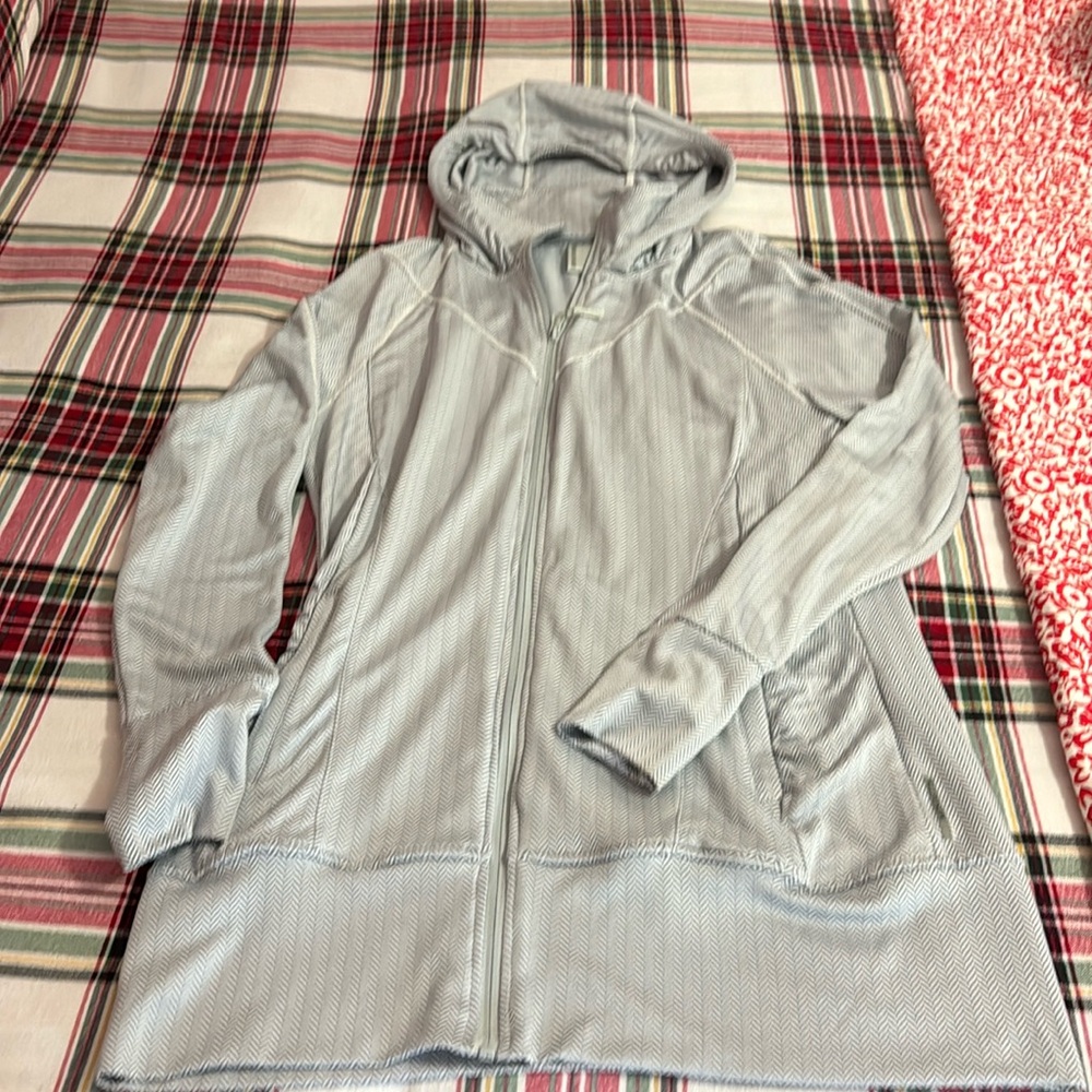 Mondetta zip down fitted athletic jacket in EUC